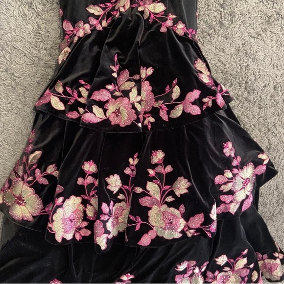 Ellie Wilde Mon Cheri Velvet Floral Gown Size 4 EW117118 $558.00 - Picture 12 of 16